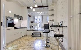 Victor Apartment By Mamo Florence